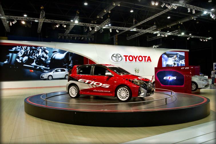 Toyota, Salón del Automóvil, 2013